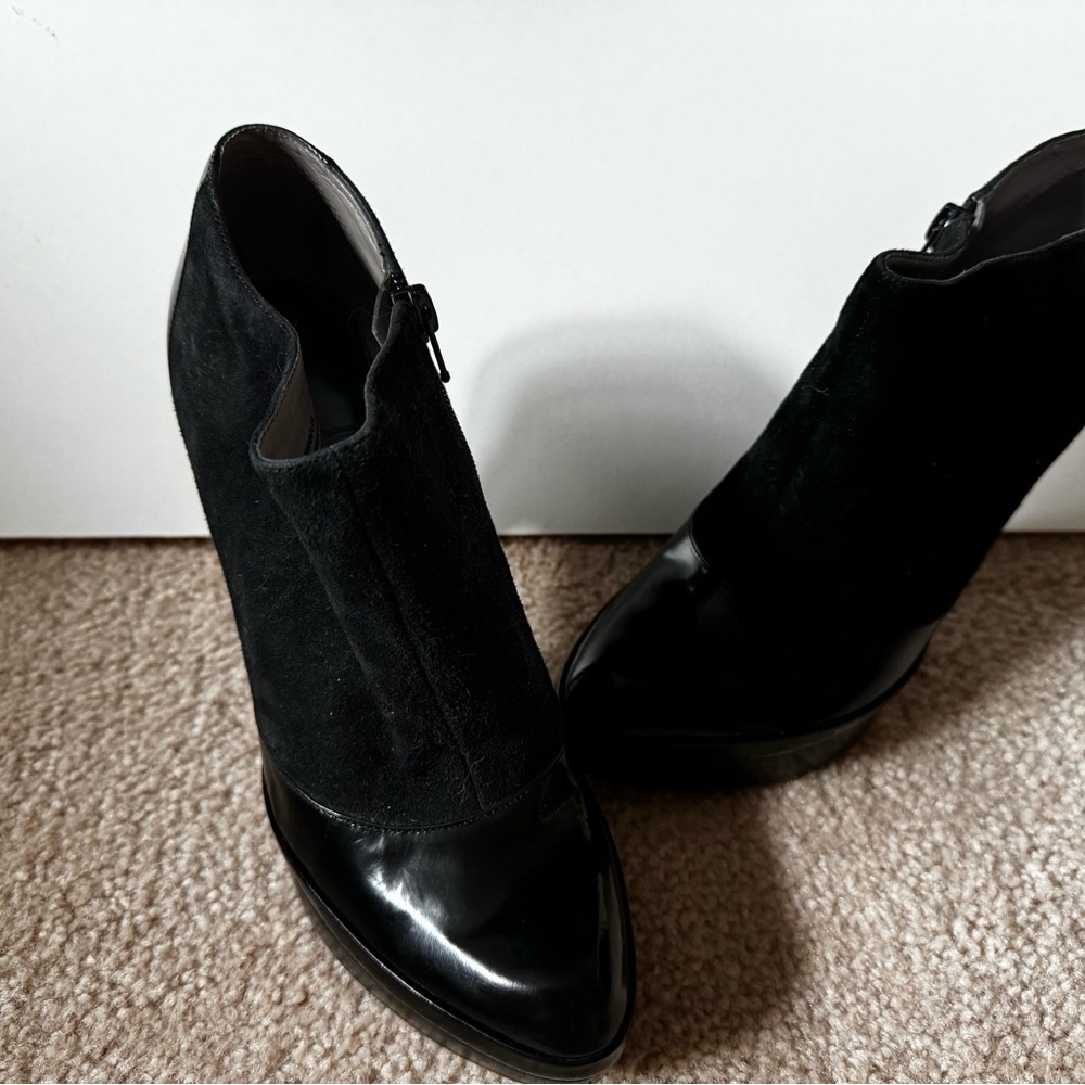 Leather/suede ankle boots